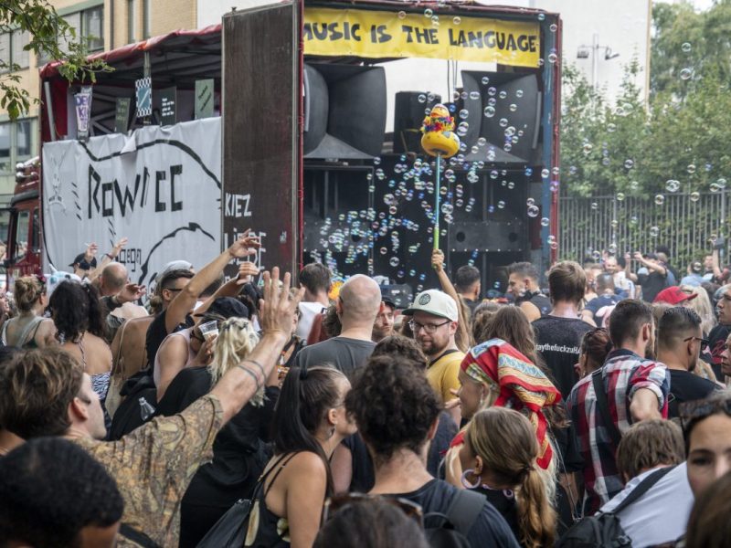 Zug der Liebe 2022, Techno Parade von Prenzlauer Berg bis Moritzplatz. Berlin-Kreuzberg Zug der Liebe 2022, Techno Parade von Prenzlauer Berg bis Kreuzberg.