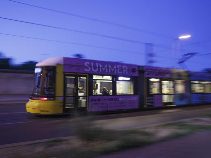 In Berlin zählen Trams zu den beliebtesten Verkehrsmitteln. Jetzt wurde die M10 verlängert.