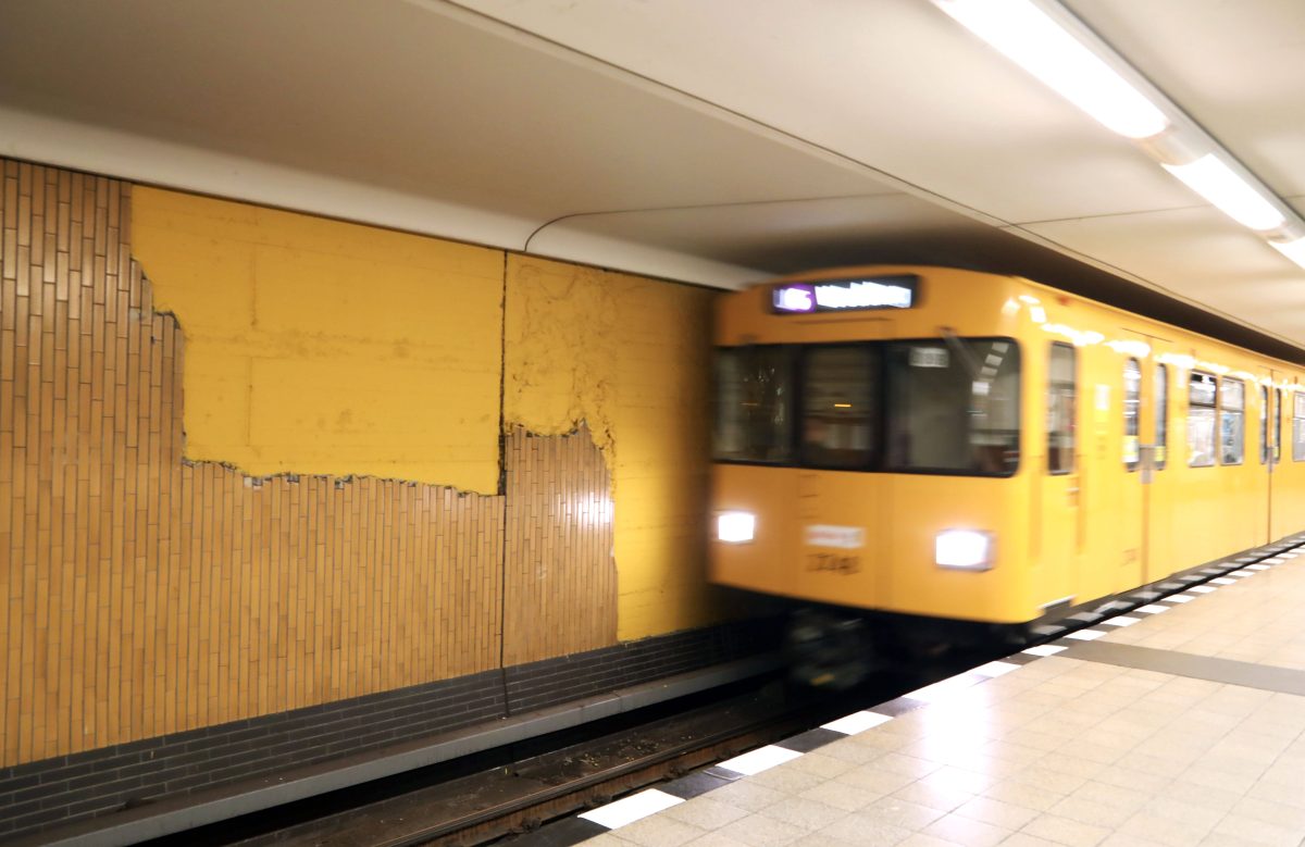 BVG: Die U-Bahnstation Ullsteinstraße in Berlin-Tempelhof.