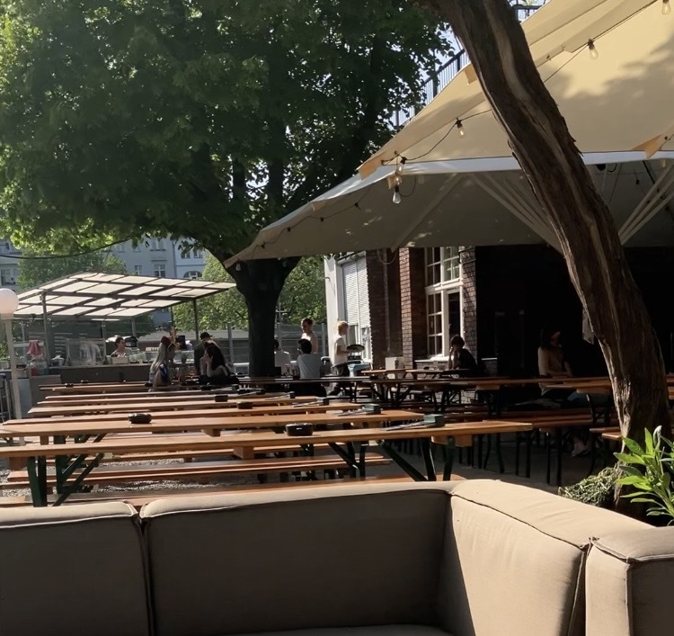 Der Golgatha Biergarten gehört zu den beliebtesten Restaurants in Berlin-Kreuzberg.