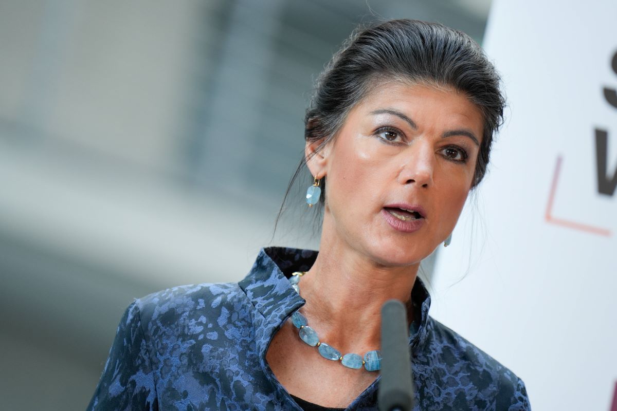 Sahra Wagenknecht, fordert zur Brandenburg-Wahl, dass in der PCK-Raffinerie in Schwedt bald wieder Russen-Ã–l verarbeitet werden soll.