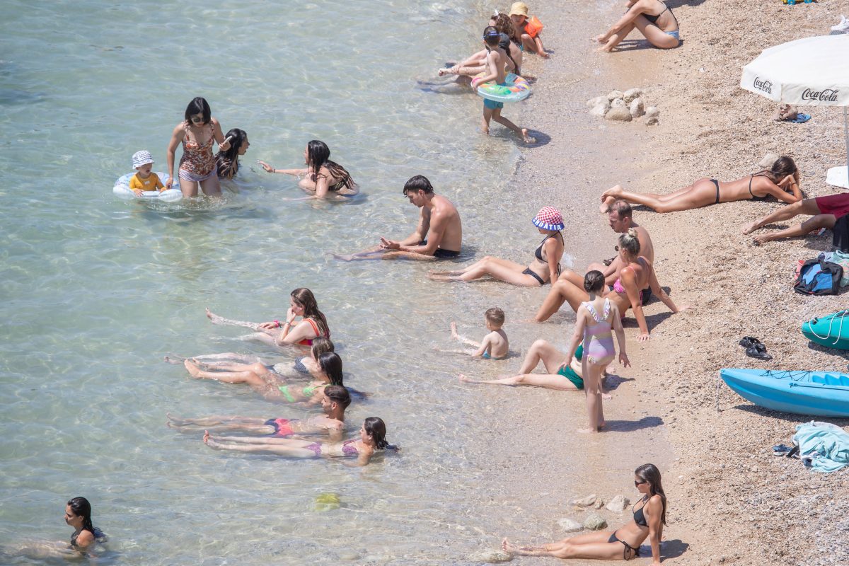 Der Urlaub in Kroatien findet für viele Touristen vor allem am Strand statt. (Symbolfoto)