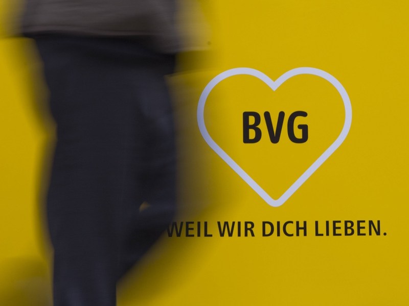 BVG bekennt Farbe! Fahrgäste finden die Aktion gut