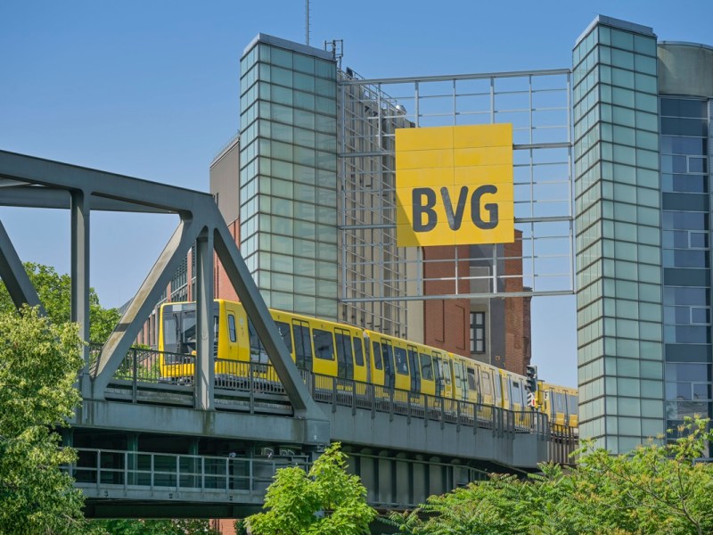 BVG stichelt gegen Kanzler Merz – „Wir helfen gerne“